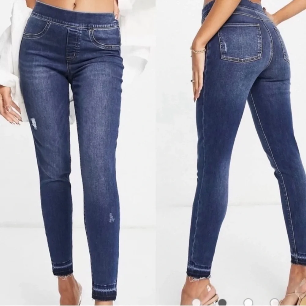 Like New - Spanx Distressed Denim Skinny Leggings - size Small